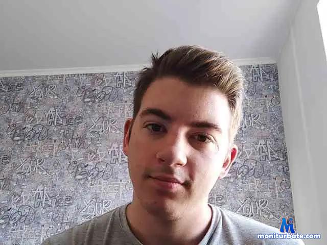 BentJin bongacams performer male