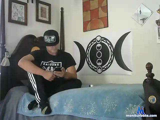 moonravenn37 bongacams performer male