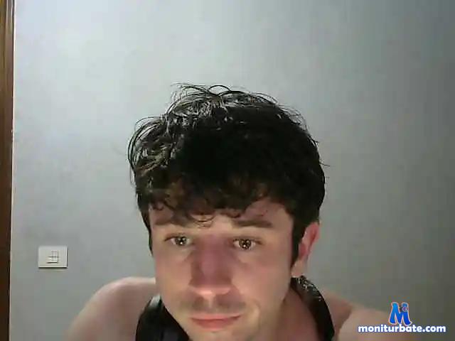 mikeyboycuteyoung bongacams performer male