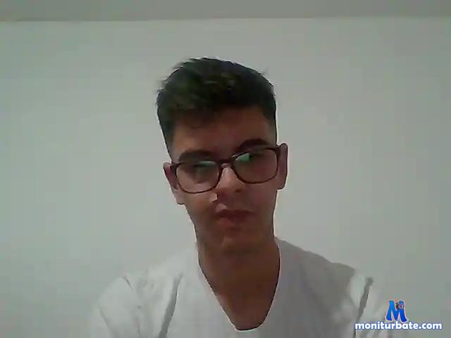 rodzee bongacams performer male