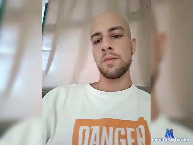 tonysavage bongacams performer male