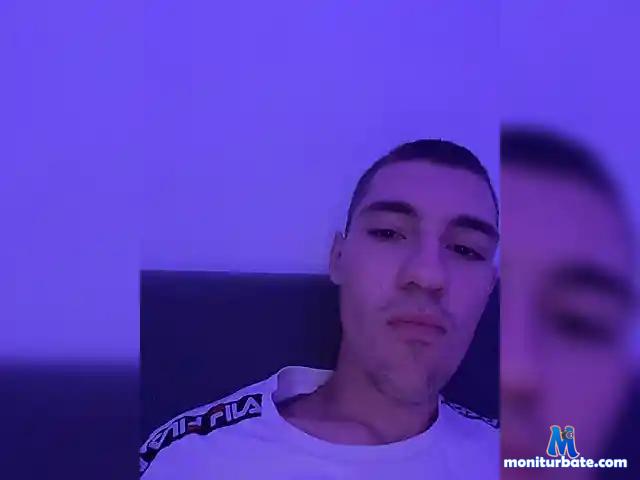 Moonlightxxxl bongacams performer male