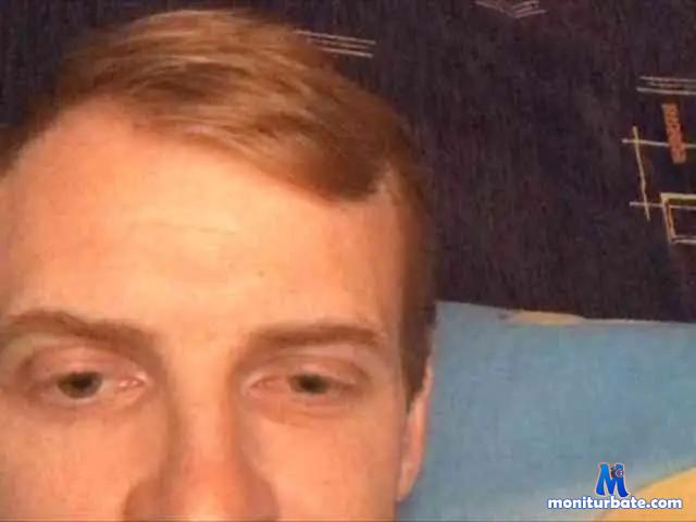 GratSmile bongacams performer male