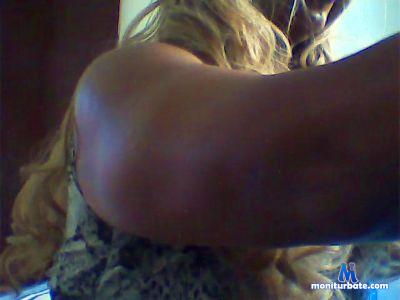 camillaferr1 cam4 straight performer from Federative Republic of Brazil  