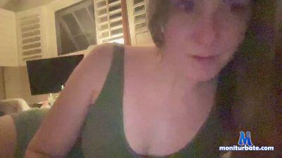 JunieKate cam4 bicurious performer from United States of America striptease ass amateur cute pussy spanking feet 