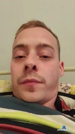 donglennuk cam4 live cam performer profile
