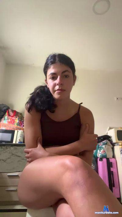 Analuiza657 cam4 bicurious performer from Portuguese Republic  