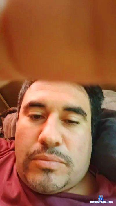 jams182 cam4 bicurious performer from Eastern Republic of Uruguay  