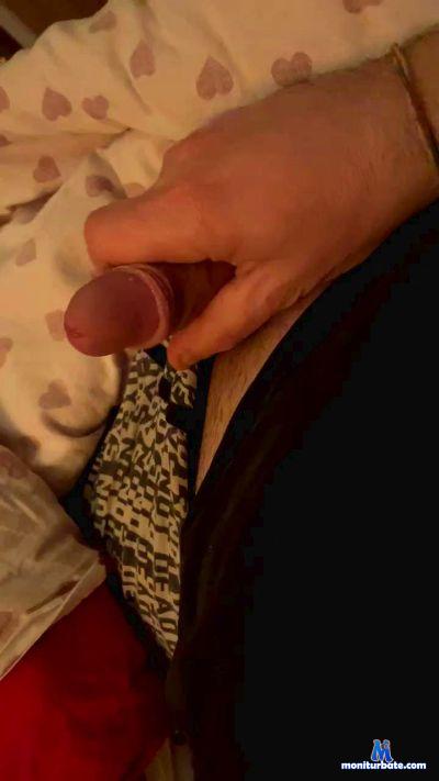 Nerchiaivrea85 cam4 unknown performer from Republic of Italy  