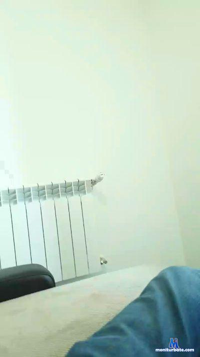 dyskretnybisex cam4 bisexual performer from Republic of Poland  