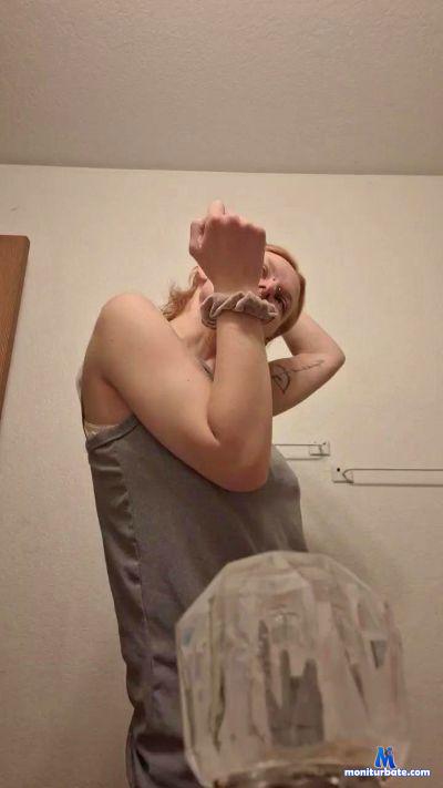 MyMel625 cam4 bisexual performer from United States of America  