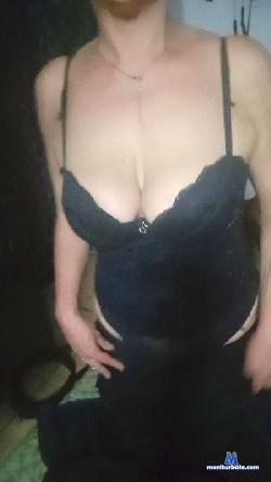 reina77 cam4 live cam performer profile