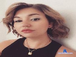 MissPeachyxx95 cam4 live cam performer profile