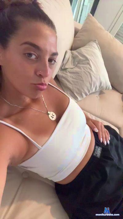 Catherinexx1 cam4 bisexual performer from Argentine Republic  