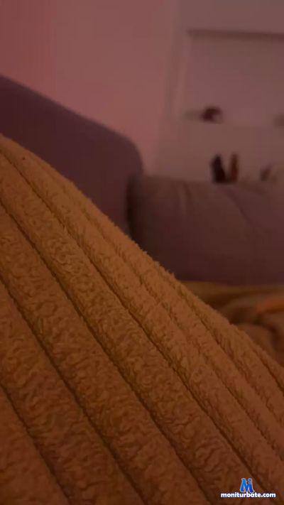 Laptitejess cam4 bisexual performer from French Republic  