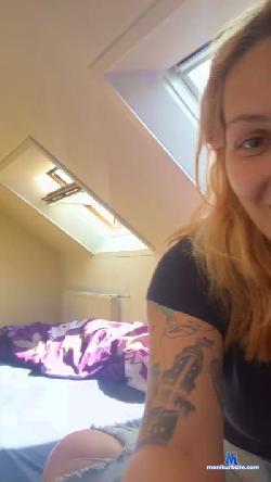 QueenRimi cam4 live cam performer profile