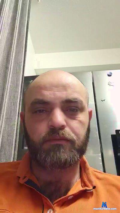 coupl7 cam4 bicurious performer from Kingdom of the Netherlands  