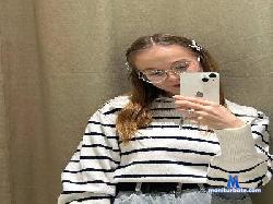 DorettaBurland cam4 live cam performer profile