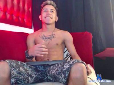thom_dany_smith cam4 bisexual performer from Republic of Colombia thom_dany_smith 