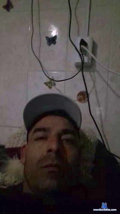 juan35xxx cam4 straight performer from Republic of Chile  