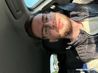 Christianbig22 cam4 gay performer from Federal Republic of Germany masturbation squirt C2C pee cum anal amateur 