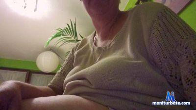 wayne_u_tina cam4 bicurious performer from Federal Republic of Germany  