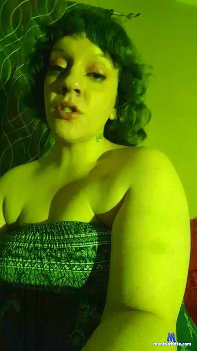 Kimi1989 cam4 bicurious performer from United States of America  