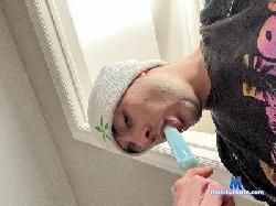 HungWetNCloudy cam4 live cam performer profile