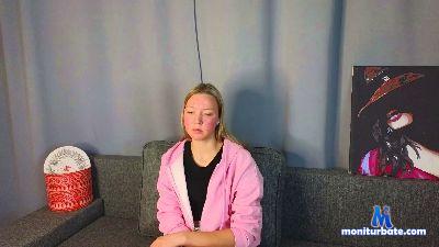 PeggyDowlen cam4 straight performer from United States of America cute striptease 