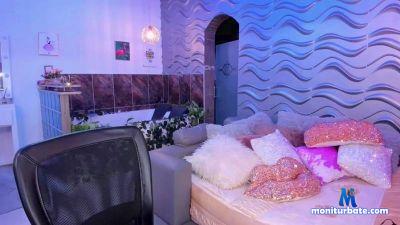 Taylor_Levine cam4 bisexual performer from United States of America  