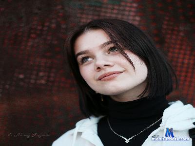 RandiHemmings cam4 bisexual performer from French Republic  