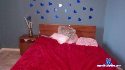 Paolasweetie cam4 bicurious performer from Czech Republic cute pussy feet spanking ass C2C masturbation 