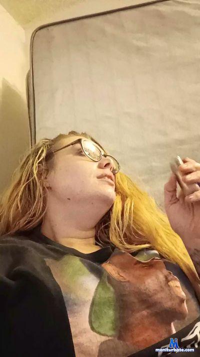rosavell cam4 bisexual performer from United States of America tease bigboobs cute 