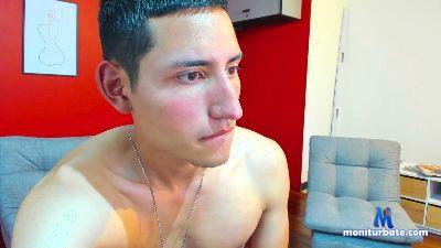 erickleo23 cam4 bisexual performer from Republic of Colombia masturbation C2C spanking feet cuero latino hot 