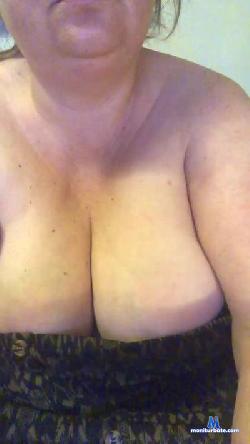 MaitresseTia cam4 live cam performer profile