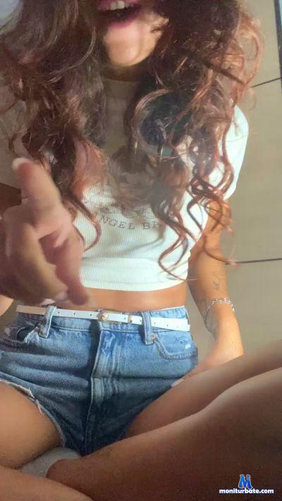 DesertoBABY cam4 bicurious performer from Republic of Italy  