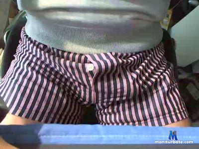 toshi_jp cam4 bisexual performer from Japan  