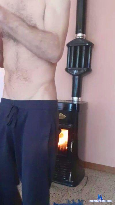 squirt87xxx cam4 straight performer from Republic of Italy  