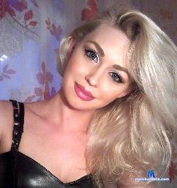 Bella_torn cam4 live cam performer profile