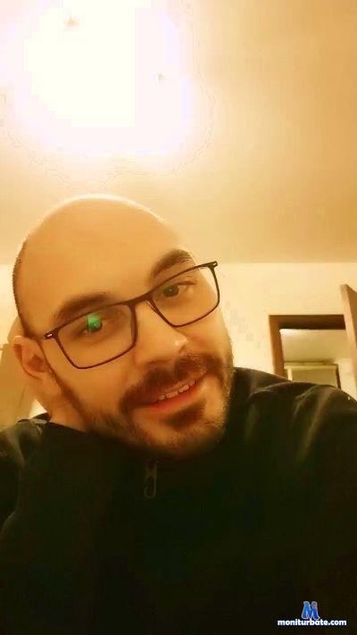 romainsex84 cam4 bisexual performer from Russian Federation  