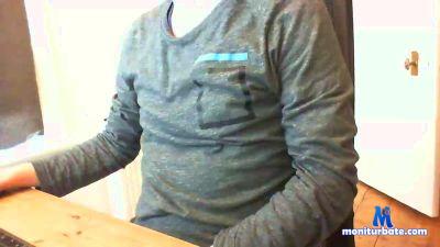 Small_tits_love cam4 bicurious performer from United Kingdom of Great Britain & Northern Ireland new cum rollthedice 