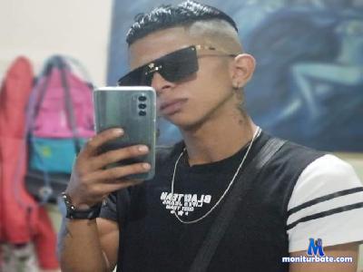 maximo_king24 cam4 bisexual performer from Republic of Colombia armpits milk masturbation striptease smoke ass 