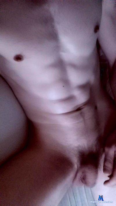 straight3_h cam4 straight performer from Kingdom of the Netherlands  