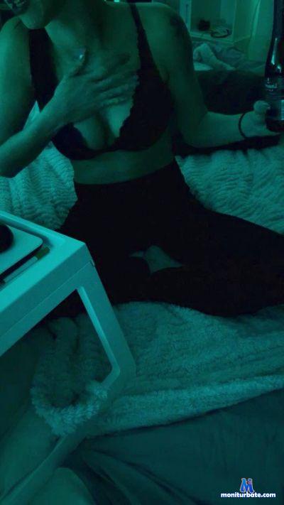 Luciaxxs cam4 straight performer from French Republic  