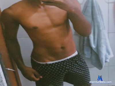 theushot_sexy4 cam4 bisexual performer from Federative Republic of Brazil  