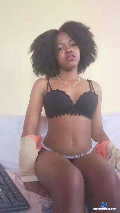 Elle_Sexee cam4 straight performer from Republic of Madagascar  