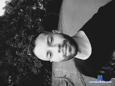 Novinho_sfd26 cam4 bisexual performer from Federative Republic of Brazil  