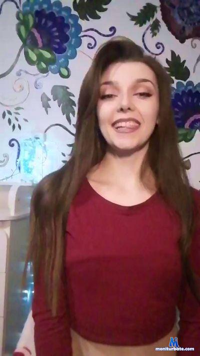 GigiUhodi cam4 bisexual performer from United States of America  