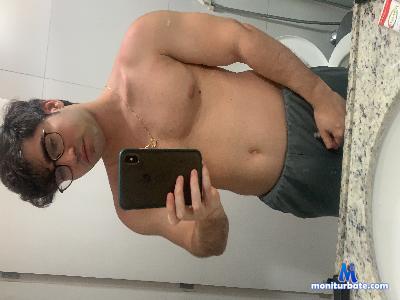 peitoralgostoso cam4 straight performer from Federative Republic of Brazil  