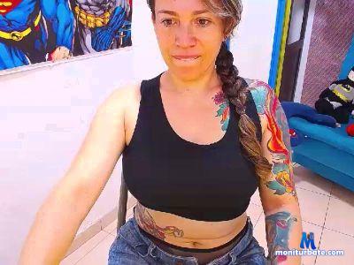 afrofita_alien cam4 bisexual performer from United States of America livetouch rollthedice 